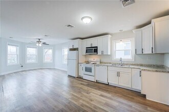 214 Silver Spring St in Providence, RI - Building Photo - Building Photo