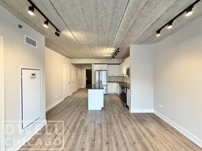 938 W Carmen Ave in Chicago, IL - Foto de edificio - Building Photo