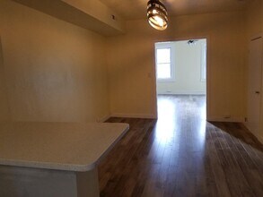 709 S Broadway, Unit 2A in Baltimore, MD - Foto de edificio - Building Photo