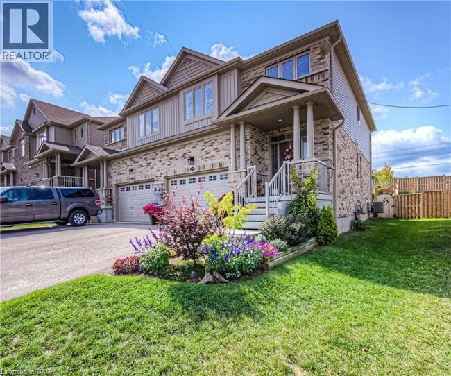 property at 453 Avens St