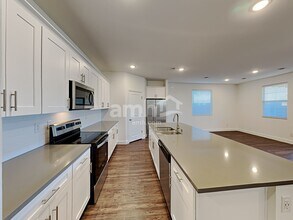 10080 Spire St in Las Vegas, NV - Building Photo - Building Photo