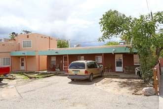 410 Headingly Ave NW in Albuquerque, NM - Building Photo - Building Photo