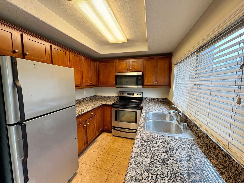 1415 N Broadway in Escondido, CA - Building Photo