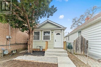 68 Greendale Ave in Toronto, ON - Building Photo - Building Photo