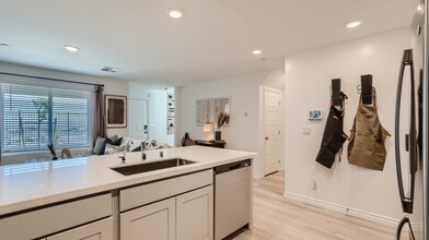 10717 Bendmore Ct in Las Vegas, NV - Building Photo - Building Photo