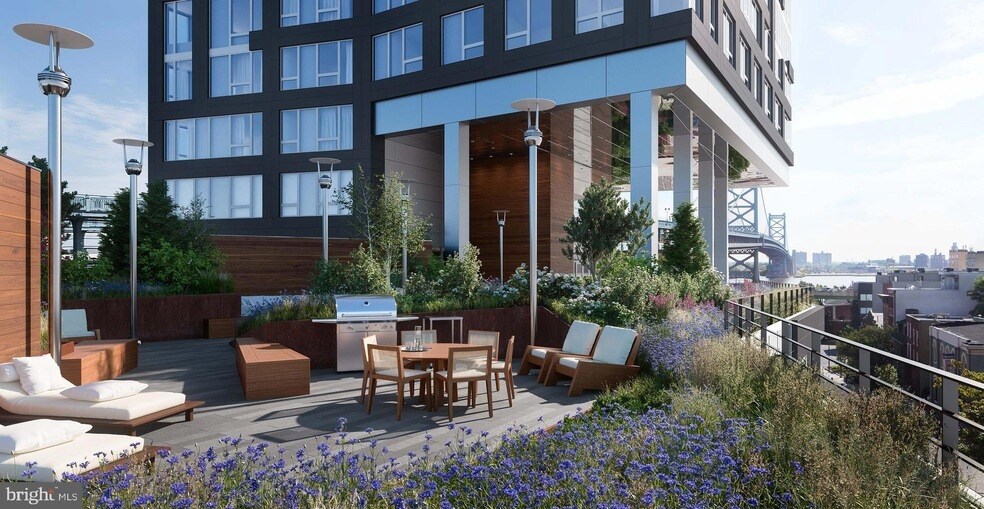 205 Race St, Unit 2B-15H in Philadelphia, PA - Building Photo
