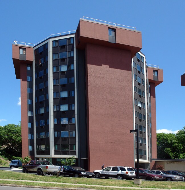 Ross Towers in Syracuse, NY - Building Photo - Building Photo