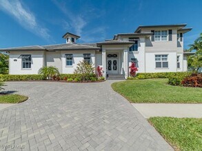 1795 Hummingbird Ct in Marco Island, FL - Foto de edificio - Building Photo