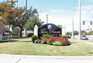 Twin Rivers Senior Living in Richardson, TX - Building Photo - Building Photo