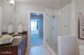 900 20th Ave S-Unit -Apt 807 in Nashville, TN - Foto de edificio - Building Photo