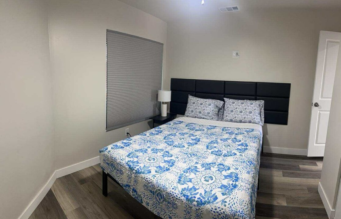 4760 Voltaire St in San Diego, CA - Building Photo