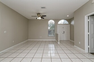 1223 Alpine Lake Dr in Brandon, FL - Building Photo - Building Photo