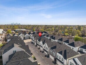 8411 Berry Brush Ln in Houston, TX - Building Photo - Building Photo