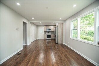 537 Trabert Ave NW in Atlanta, GA - Building Photo - Building Photo