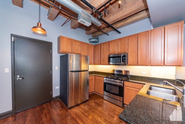 106 N Aberdeen St in Chicago, IL - Building Photo - Building Photo