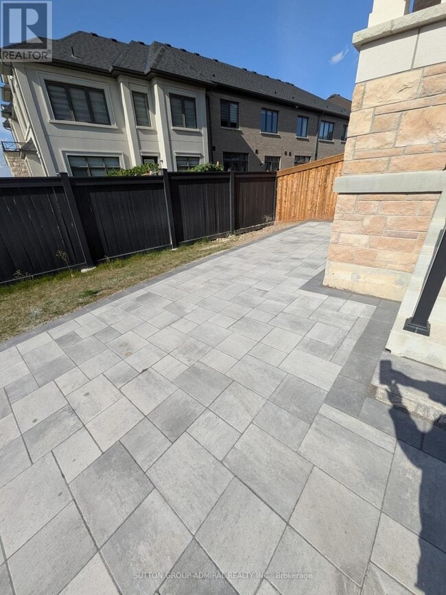 102 Kentledge Ave in East Gwillimbury, ON - Building Photo - Building Photo