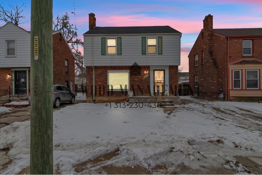 3095 Ewald Cir in Detroit, MI - Building Photo