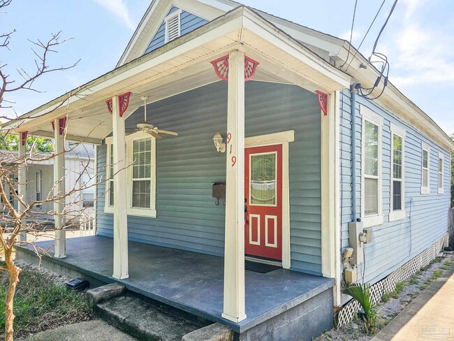 property at 919 E La Rua St