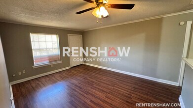 3228 S Mendenhall Rd in Memphis, TN - Building Photo - Building Photo