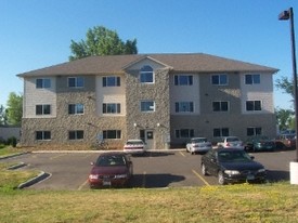 Stadium Heights Apartments in Mankato, MN - Building Photo