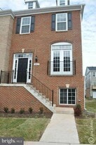 42692 Tunstall Terrace in Ashburn, VA - Building Photo