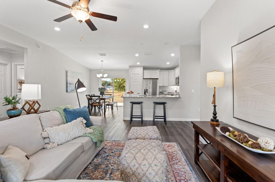16588 SW 25th Terrace Rd in Ocala, FL - Foto de edificio