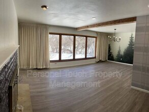 801 Oak St in West Fargo, ND - Building Photo - Building Photo
