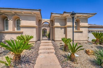 10848 Meadow Garden Ct in Las Vegas, NV - Foto de edificio - Building Photo