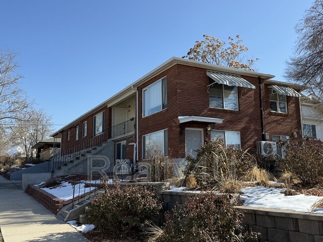 1240 E Crystal Ave in Salt Lake City, UT - Foto de edificio - Building Photo