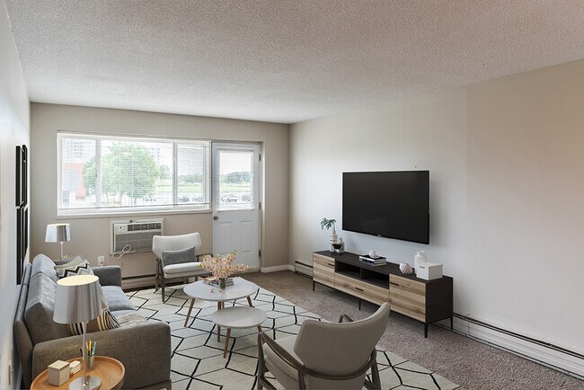 660 Dakota St in Winnipeg, MB - Building Photo - Building Photo