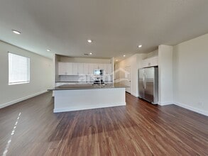 872 Longwood Gdns St in Las Vegas, NV - Foto de edificio - Building Photo