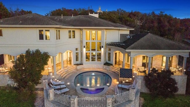 property at 5509 Cuesta Verde
