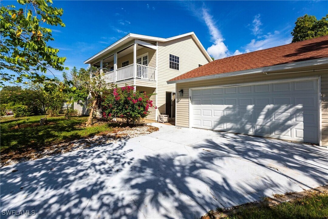 1912 Sheffield Ave in Marco Island, FL - Building Photo