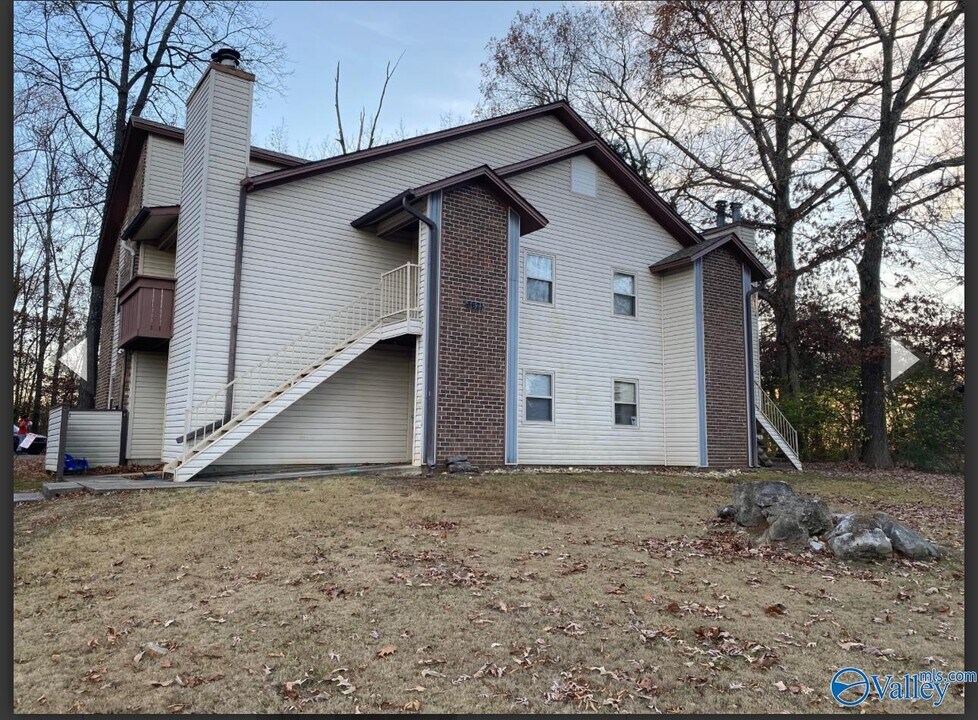 3621 N Crestview Dr NW in Huntsville, AL - Building Photo