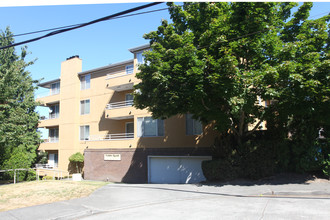 Hudson Square Apartments in Seattle, WA - Building Photo - Building Photo