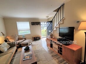 21 Rivers Point Row in Charleston, SC - Building Photo - Building Photo