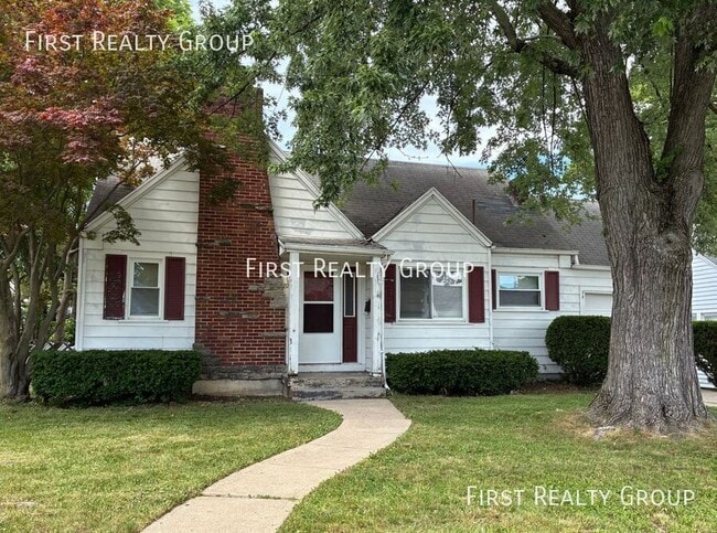 property at 207 Ashwood Ave