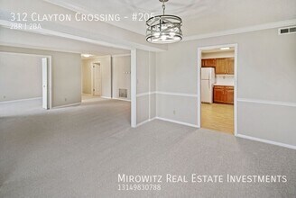 312 Clayton Xing Dr in Ellisville, MO - Building Photo - Building Photo