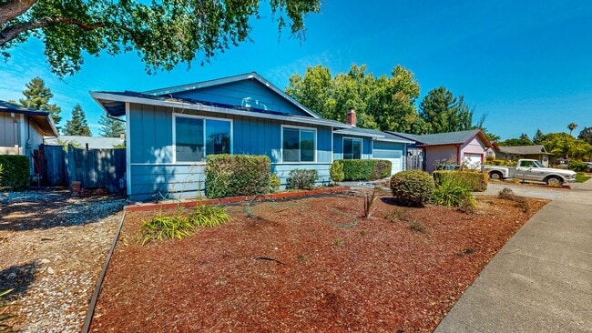 2337 Hickock Ct in Santa Rosa, CA - Building Photo - Building Photo