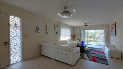 3300 Binnacle Dr in Naples, FL - Building Photo - Building Photo