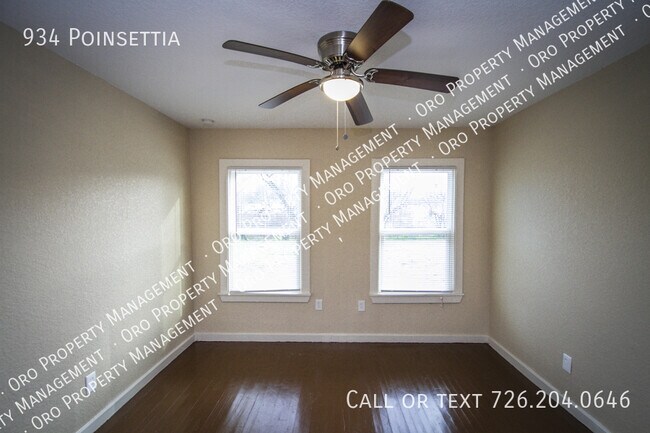 934 Poinsettia St in San Antonio, TX - Building Photo - Building Photo