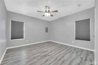 8 Puffin Ave in McAllen, TX - Building Photo - Building Photo
