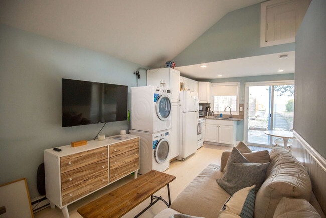 property at 4 Oak St