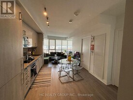 77 Mutual St in Toronto, ON - Building Photo