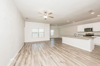 1934 Delta Downs Dr in Seagoville, TX - Building Photo - Building Photo