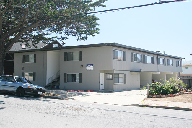 168 Pacific Ave in Pacifica, CA - Foto de edificio - Building Photo
