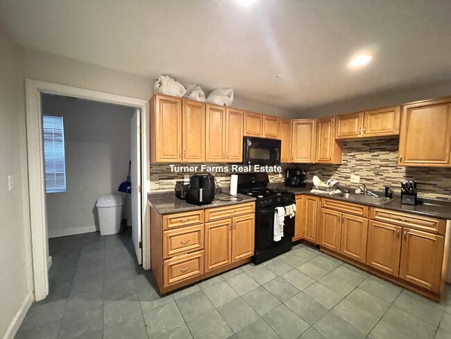 56 Crescent Ave, Unit 1
