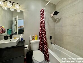 24 Grovenor Rd in Boston, MA - Building Photo - Building Photo