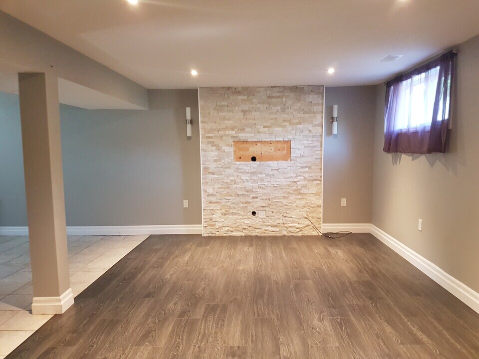 204 Irving Pl in London, ON - Building Photo