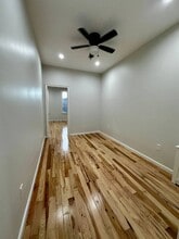 53-52 72nd Pl in Queens, NY - Building Photo - Building Photo